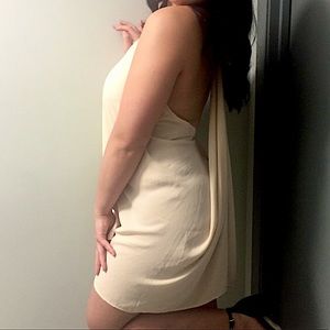 Mid-Back-Parted Mini Dress!
